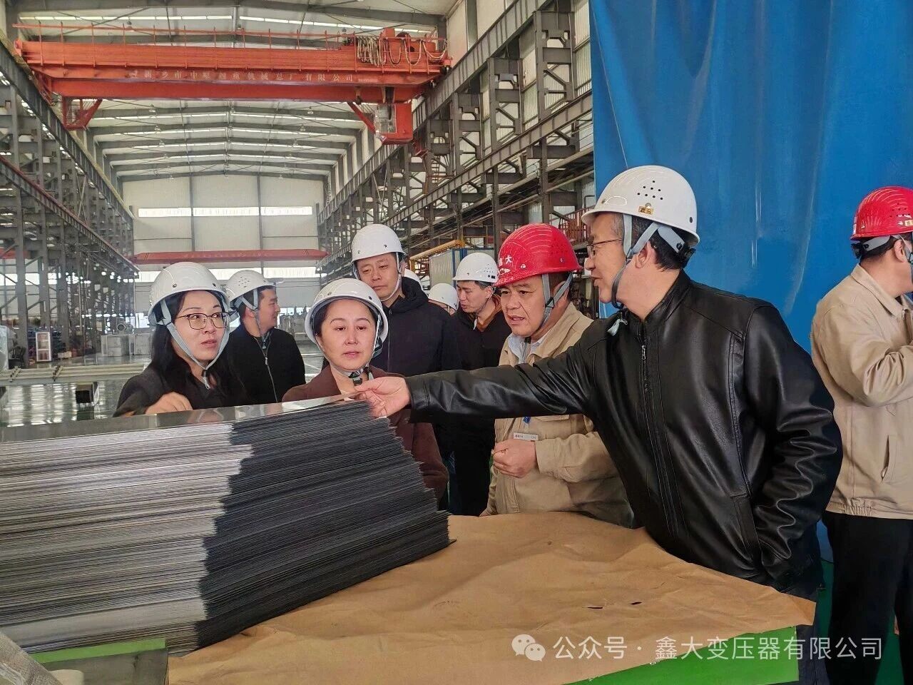 Углублять сотрудничество колледжа и предприятия, содействовать интеграции отрасли и образования — Руководство Ляочэнского политехнического колледжа посетило нашу компанию для исследования и обмена опытом